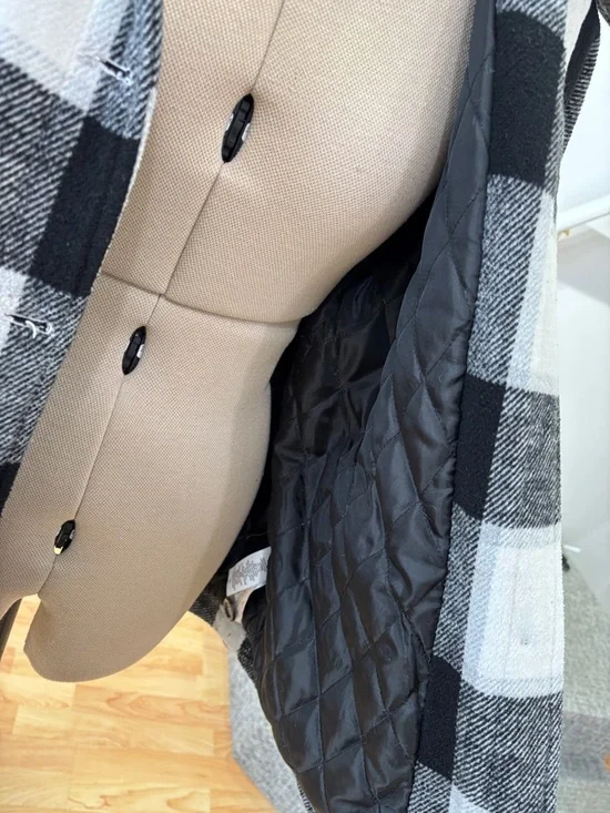 Black & White Plaid Men's Shacket Jacket - Classic Checked Overshirt - Picture 2 of 3